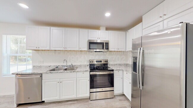Building Photo - 2220 Flesher Ave