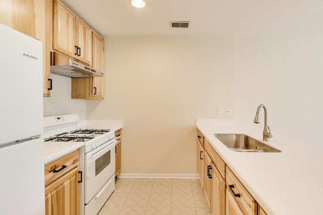 Building Photo - 2318 W Flournoy St