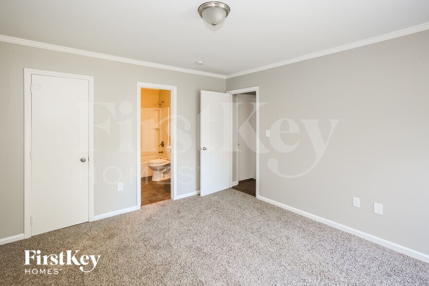 Building Photo - 12300 Danby Rd