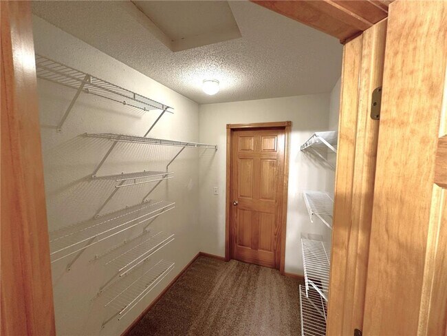 Building Photo - 1271 Pinewood Trail