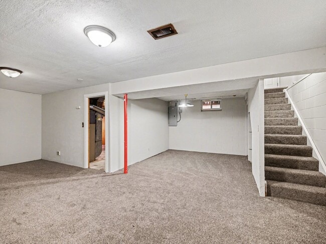 Building Photo - Bellevue 3 bedroom house for rent