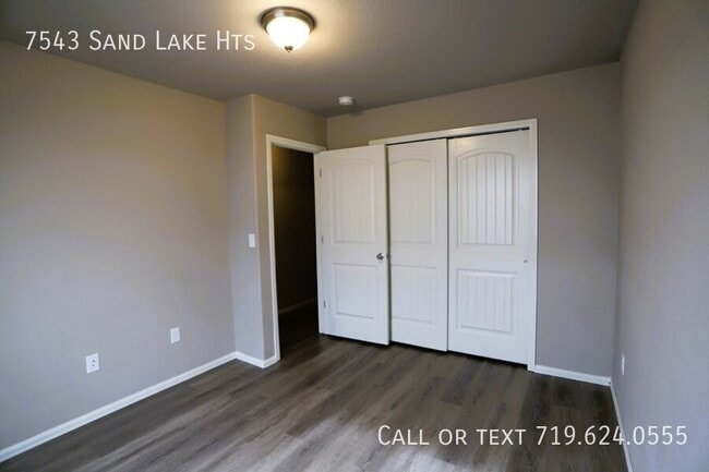 Building Photo - 7543 Sand Lake Heights