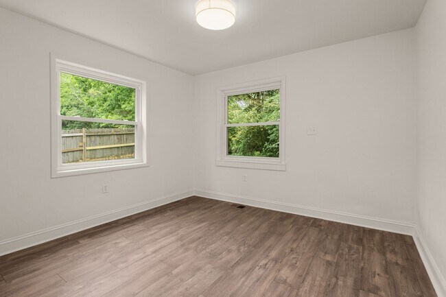 Building Photo - 102 Ridgecrest Dr