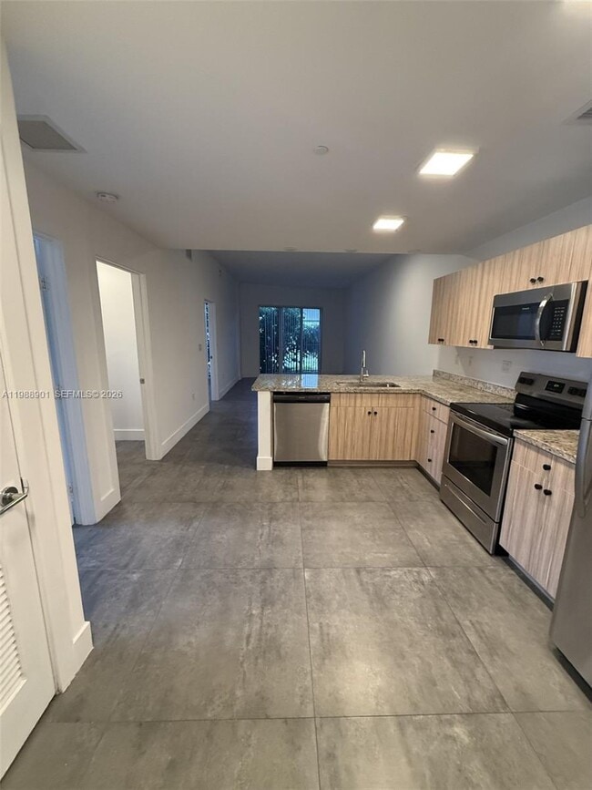 Building Photo - 2010 SW 25th Ter