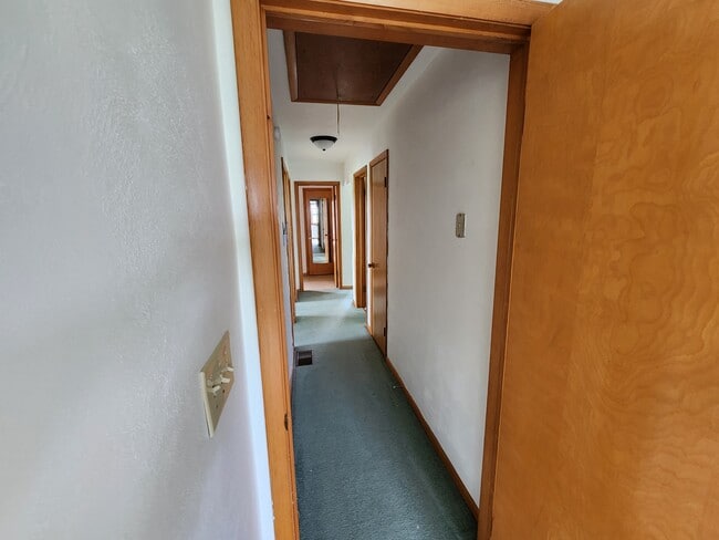 Building Photo - 7146 Tamarack Rd