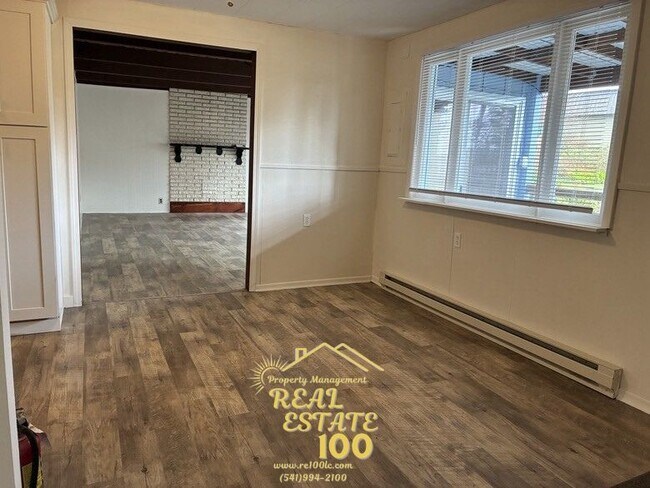 Building Photo - 1705 NW 22nd St