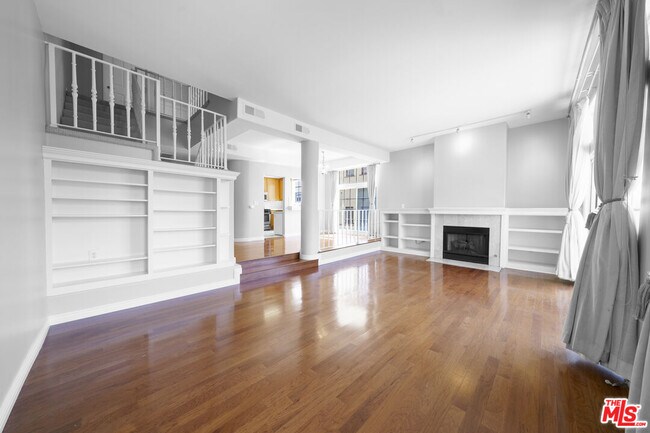 Building Photo - 5848 W Olympic Blvd