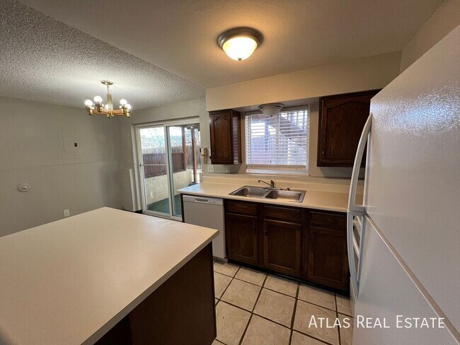 Building Photo - 730 Swope Ave