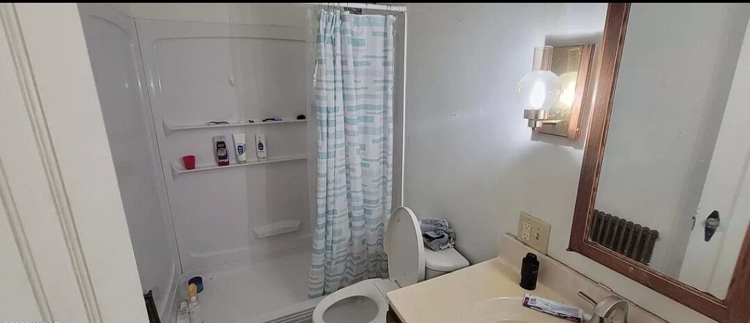 Bathroom - 828 Richie Ave