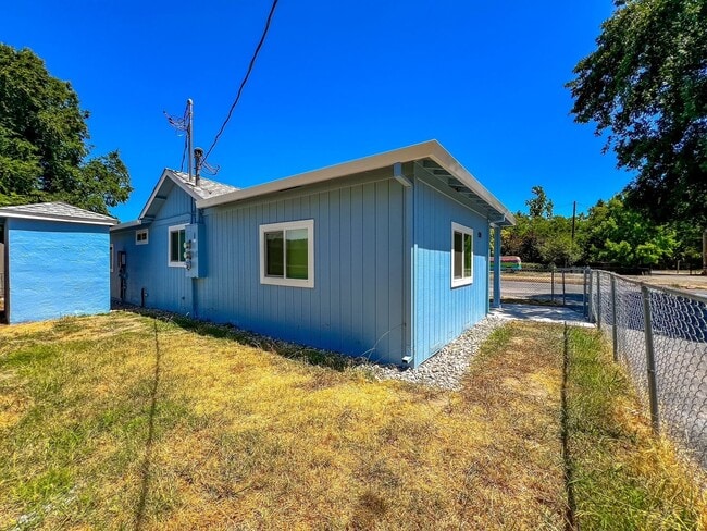 Building Photo - Newly Remodeled Two Bedroom Napa House