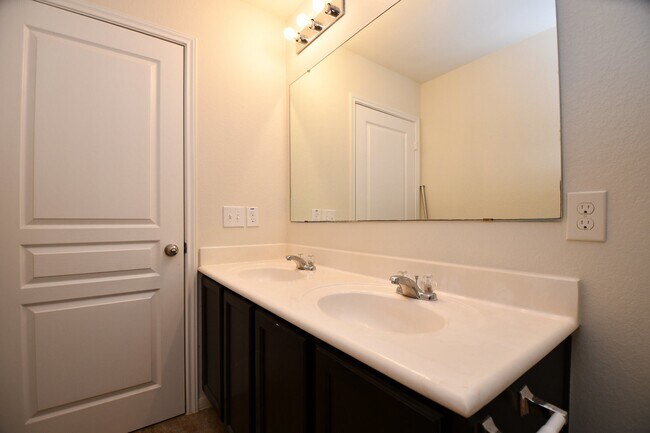 Building Photo - 20023 Linden Spruce Ln