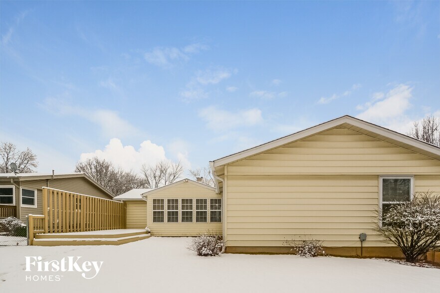 Building Photo - 15721 Hill House Rd