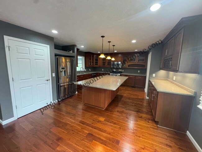 Building Photo - 4 Bed/2 Bath Home in Village Green