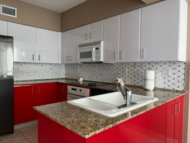 Building Photo - 3370 Hidden Bay Dr