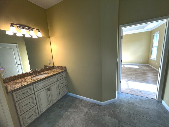 Building Photo - 3 Wilden Pl