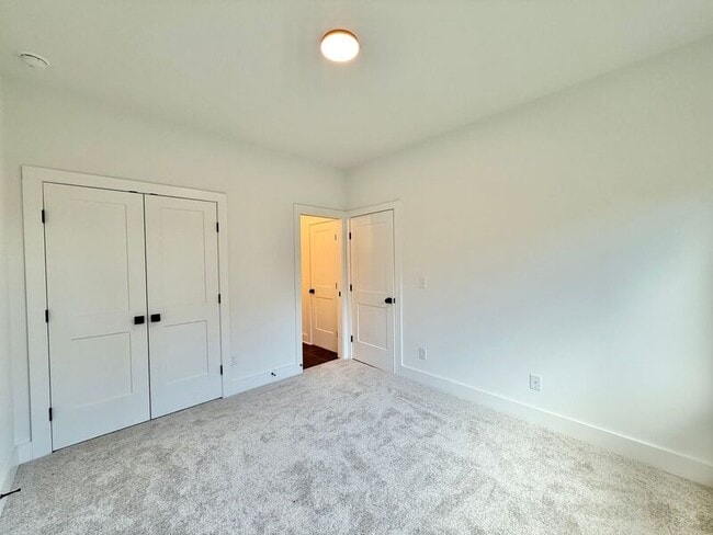 Building Photo - 622 Rocky Knob Ct