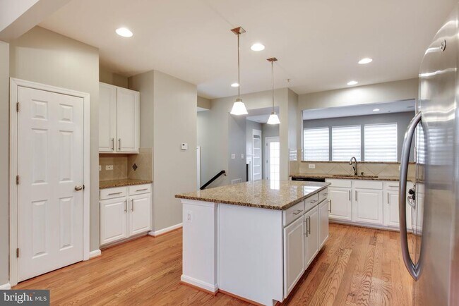 Building Photo - 1038 Ironwood Ln