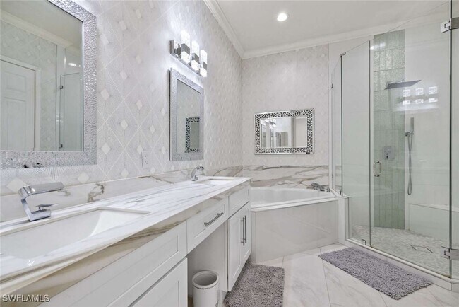 Building Photo - 7080 Bergamo Way