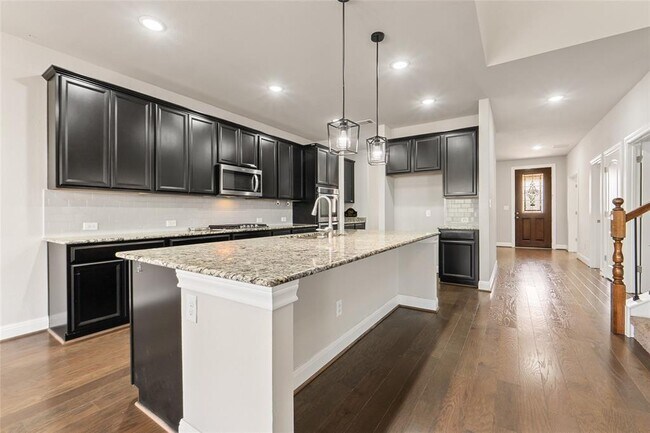 Building Photo - 2260 Hat Bender Lp