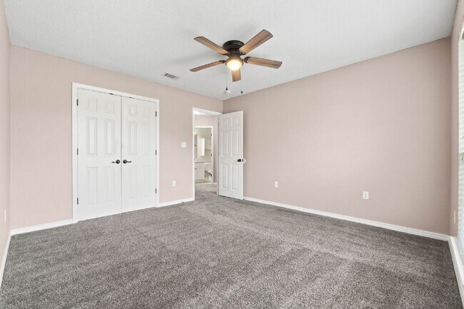 Building Photo - 2363 Sunrise Dr