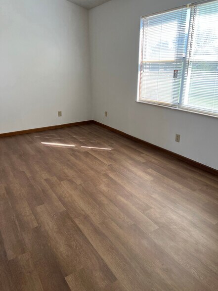 Building Photo - 7193 Feather Ct