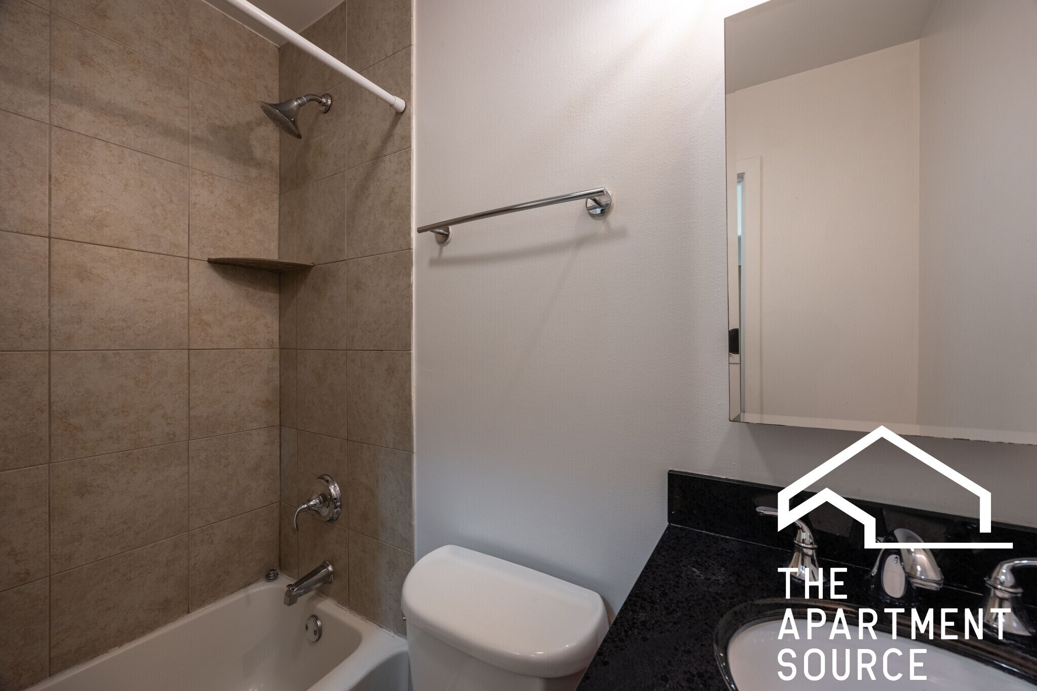 Building Photo - 628 W Wrightwood Ave