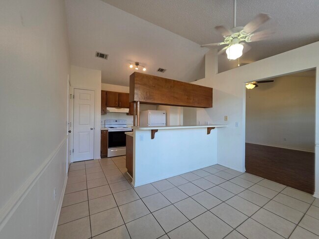 Building Photo - 2289 Estate Cir