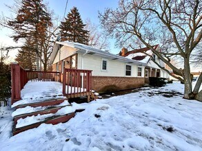 Building Photo - Ivanrest 3689-3695