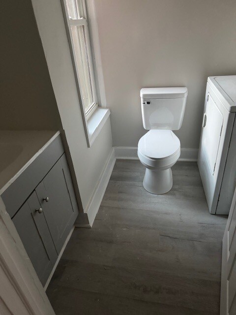 Building Photo - 103 E 24th St