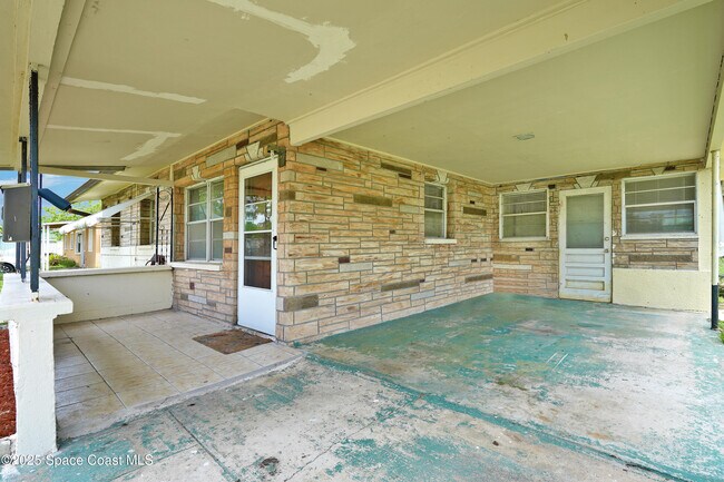 Building Photo - 2197 King Richard Rd