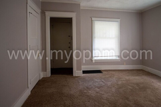 Building Photo - 1020 N 32nd St