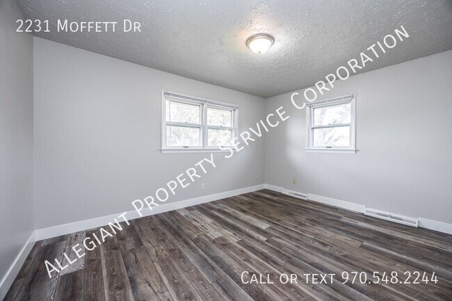 Building Photo - 2231 Moffett Dr