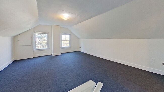 Building Photo - 411 Chestnut St