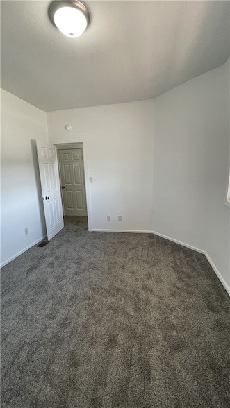 Building Photo - 424 W 7th Ave