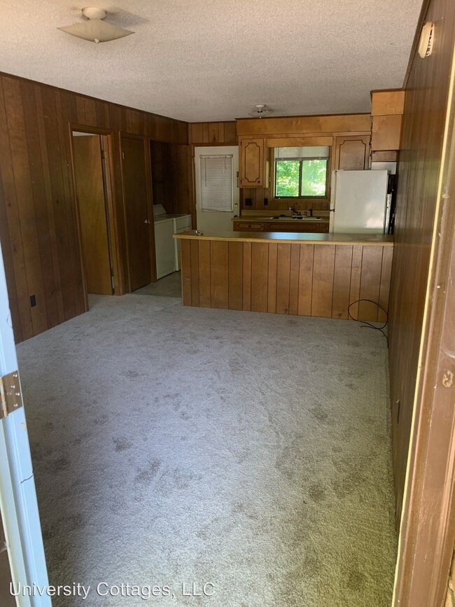 Building Photo - 814 Creekside Dr