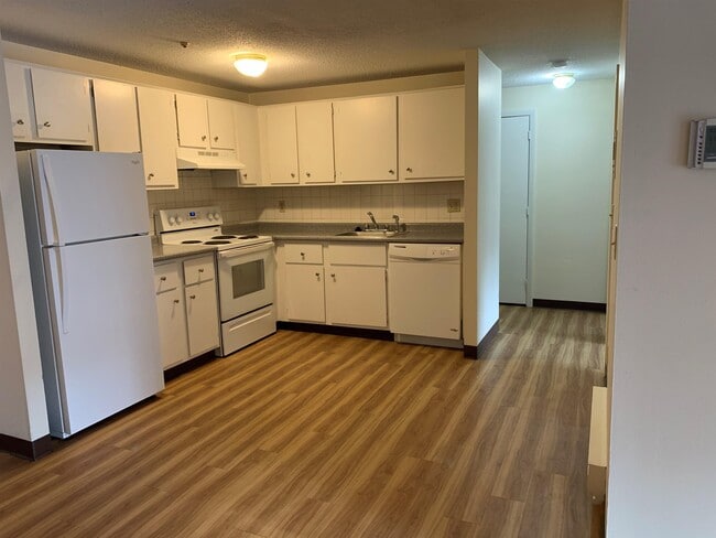 Building Photo - 95 Powers St