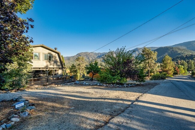 Building Photo - 2800 Arctic Dr