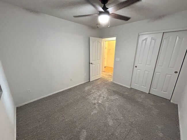 Building Photo - Bright 4Bdm 3Ba Goodyear home