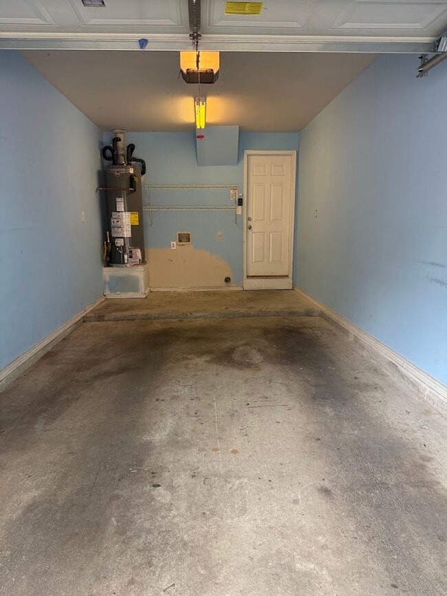 Building Photo - 2 BD with Garage - Dog Park - Resort Pool ...