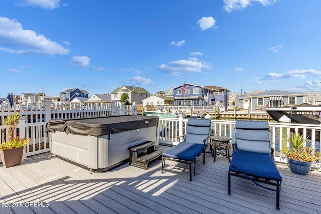 Building Photo - 206 N Lagoon Rd