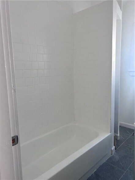 Building Photo - 181 Reynolds Ave