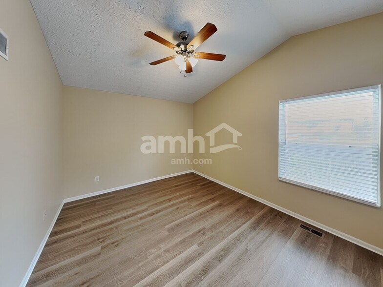 Building Photo - 6693 Jennyann Way