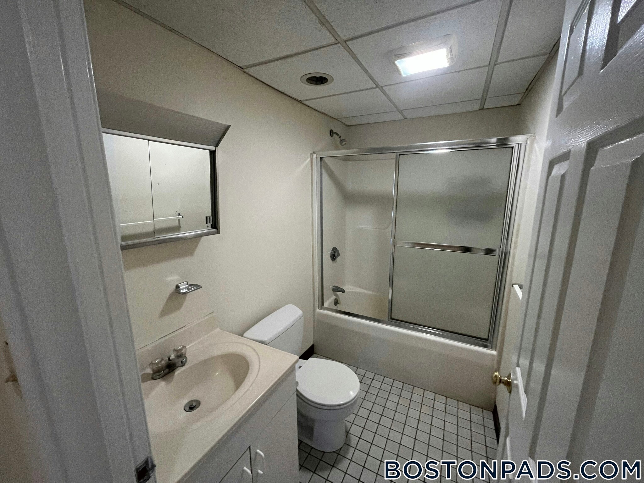 Building Photo - 81 Essex St