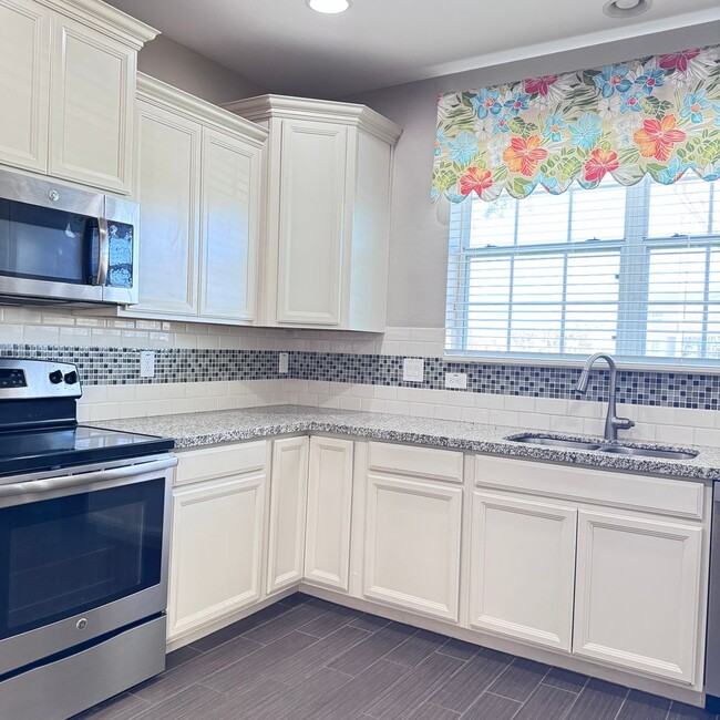 Building Photo - 3 bedroom rental in Cooley Station