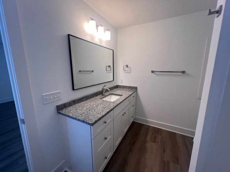 Building Photo - 302 Indian Dr