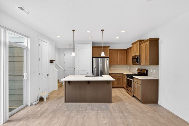 Building Photo - Modern Happy Valley Home with Open-Concept Living & Private Yard