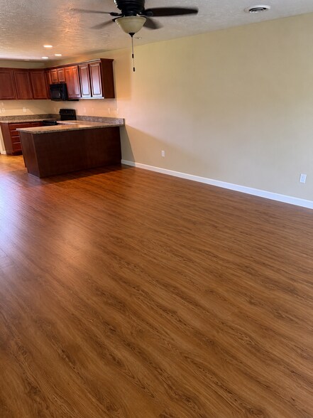 Building Photo - 1210 Stonington Dr