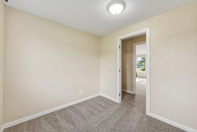 Building Photo - THREE BEDROOM PLUS BONUS OR FOURTH BEDROOM