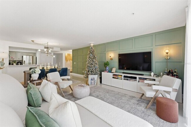 Building Photo - 13838 Fairway Island Dr