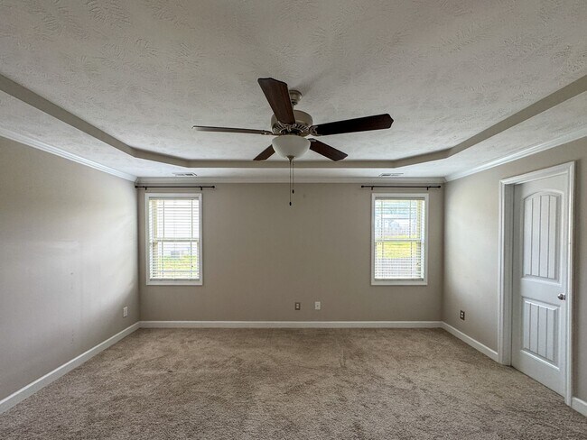Building Photo - 267 High Leaf Dr